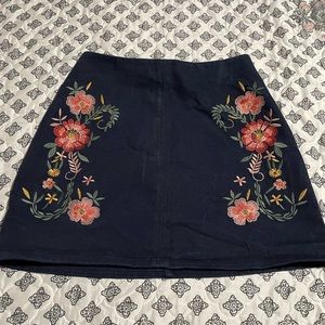 MI AMI Embroidered Detail Denim Mini Skirt Size Small